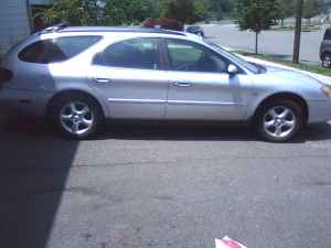 ford taurus 2000 silver
